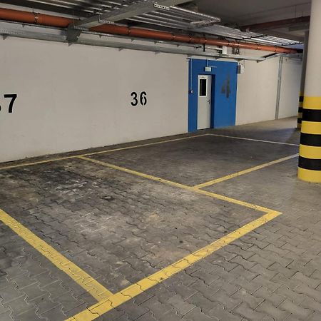 Apartament Em Klimatyzacja&Parking Rzeszow Luaran gambar