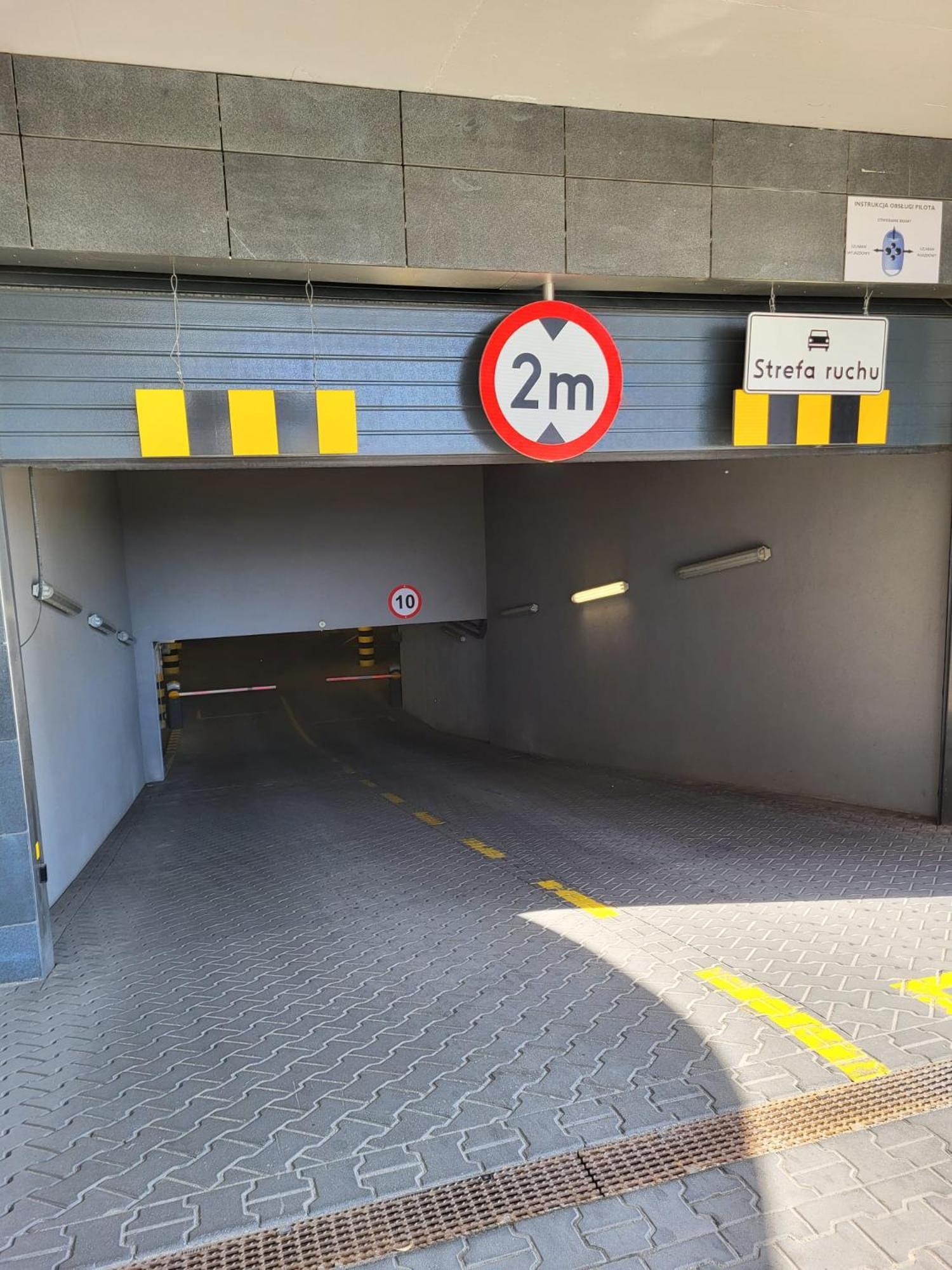 Apartament Em Klimatyzacja&Parking Rzeszow Luaran gambar