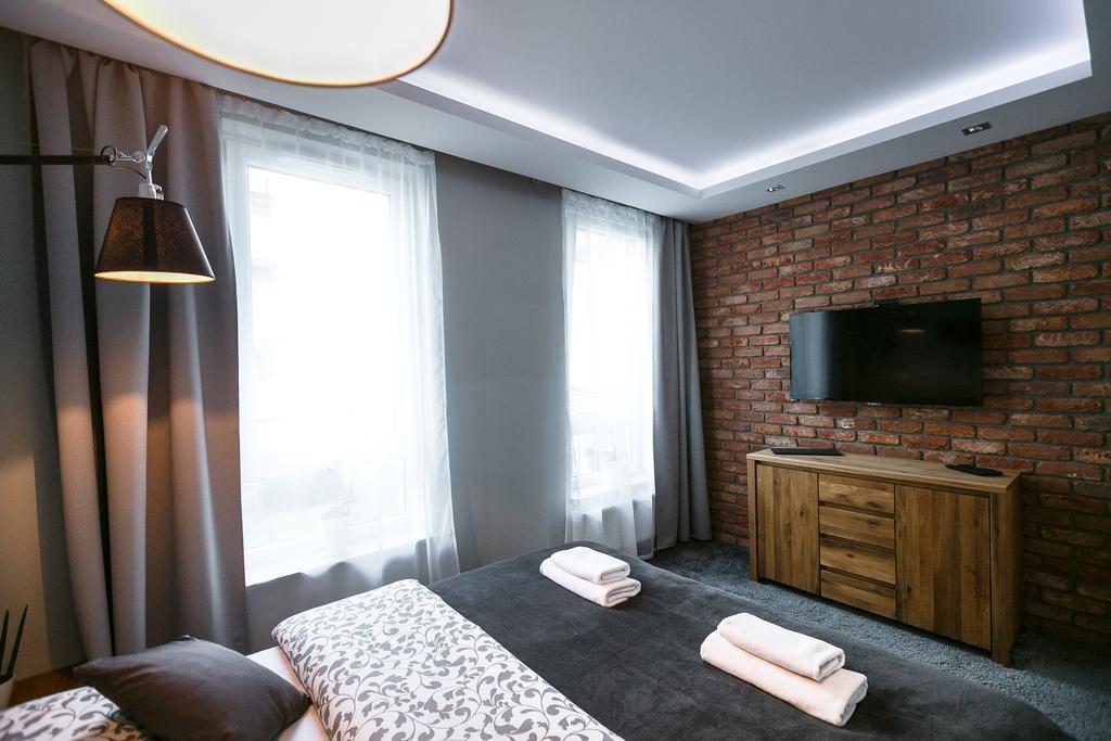 Apartament Em Klimatyzacja&Parking Rzeszow Luaran gambar