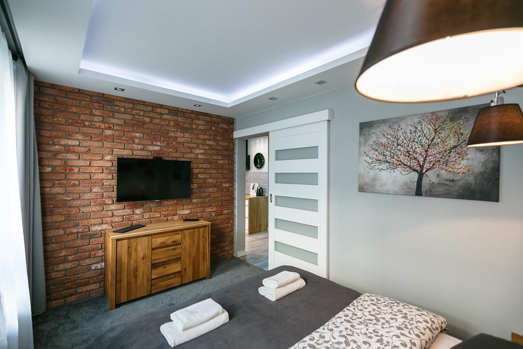 Apartament Em Klimatyzacja&Parking Rzeszow Luaran gambar