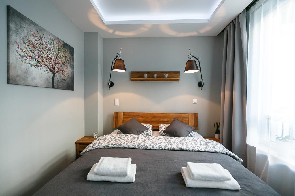 Apartament Em Klimatyzacja&Parking Rzeszow Luaran gambar