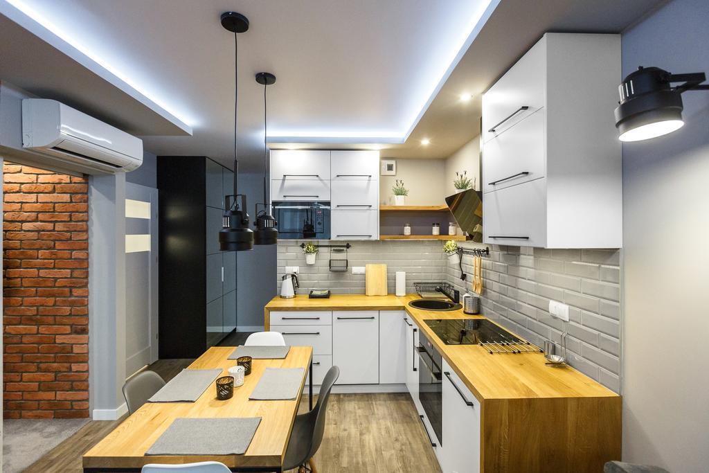 Apartament Em Klimatyzacja&Parking Rzeszow Luaran gambar