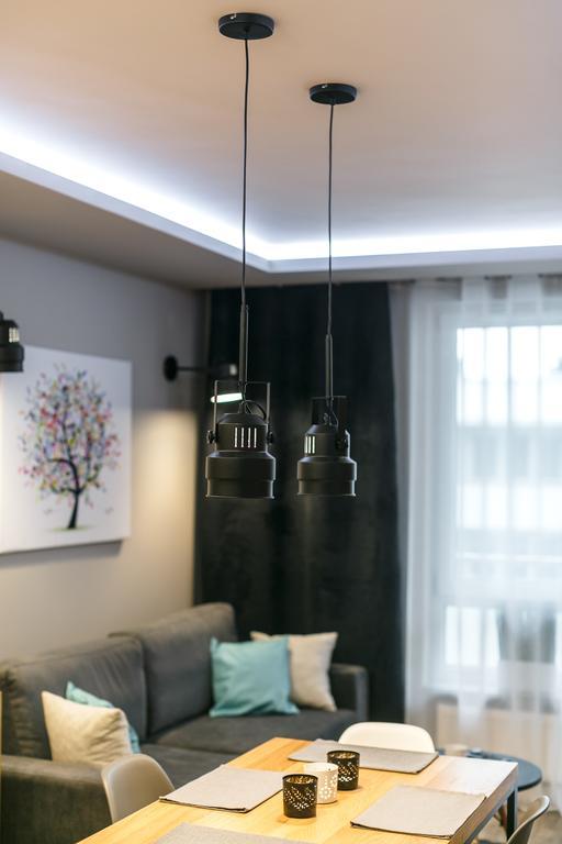 Apartament Em Klimatyzacja&Parking Rzeszow Luaran gambar