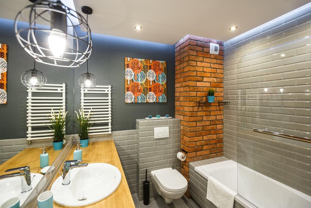 Apartament Em Klimatyzacja&Parking Rzeszow Luaran gambar