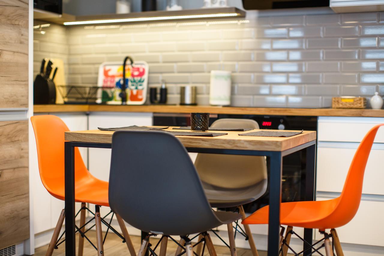 Apartament Em Klimatyzacja&Parking Rzeszow Luaran gambar