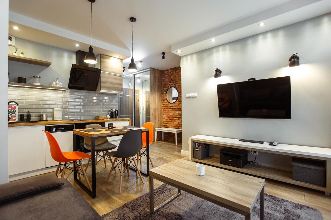 Apartament Em Klimatyzacja&Parking Rzeszow Luaran gambar