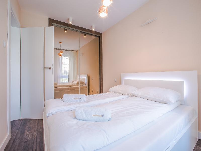 Apartament Em Klimatyzacja&Parking Rzeszow Luaran gambar